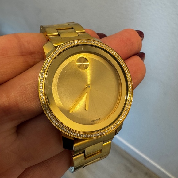 Bold Diamond Gold Dial Gold lon-plated
Unisex Watch - Picture 5 of 6